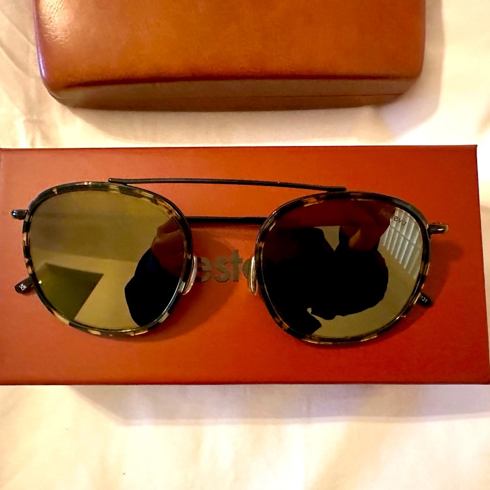 Illesteva sunglasses. Mykonos Ace sunglasses. New York brand.